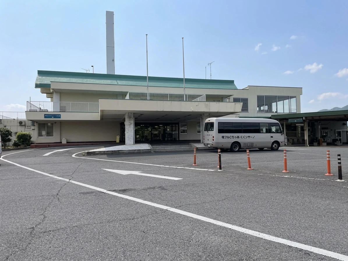 錦ヶ原ゴルフ場 クラブハウス外観と送迎バス