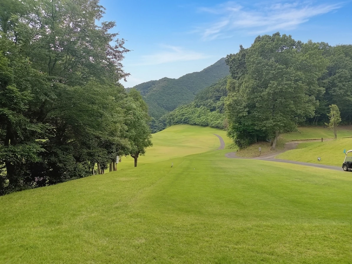 南5番ホール（318Y・Par4）ティーショット方向
