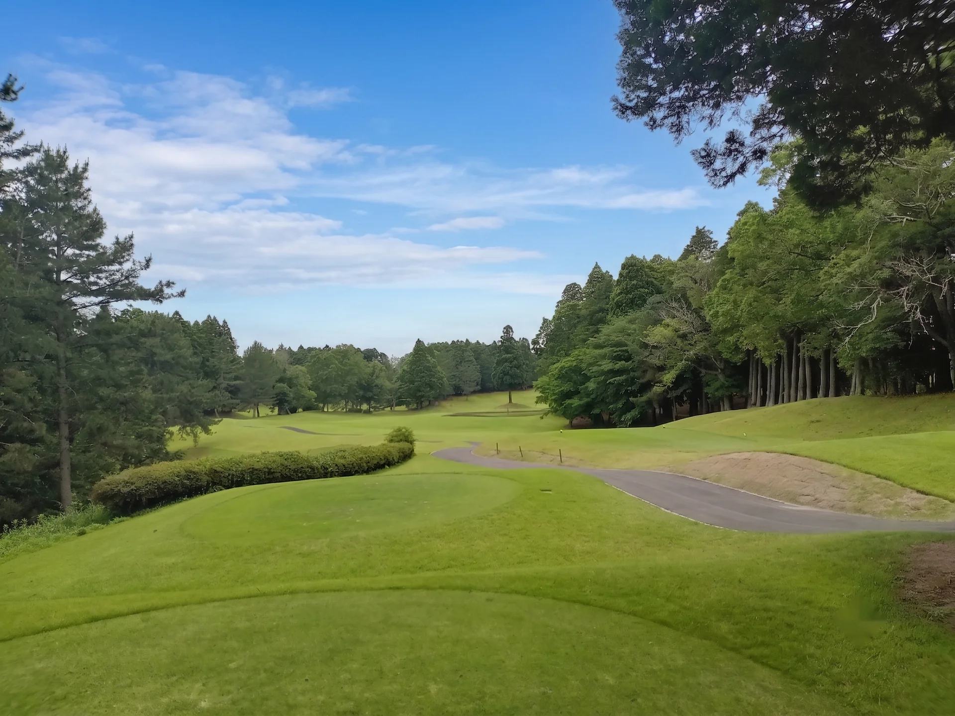 東コース5番ホール（518Y・Par5）ティーショット方向