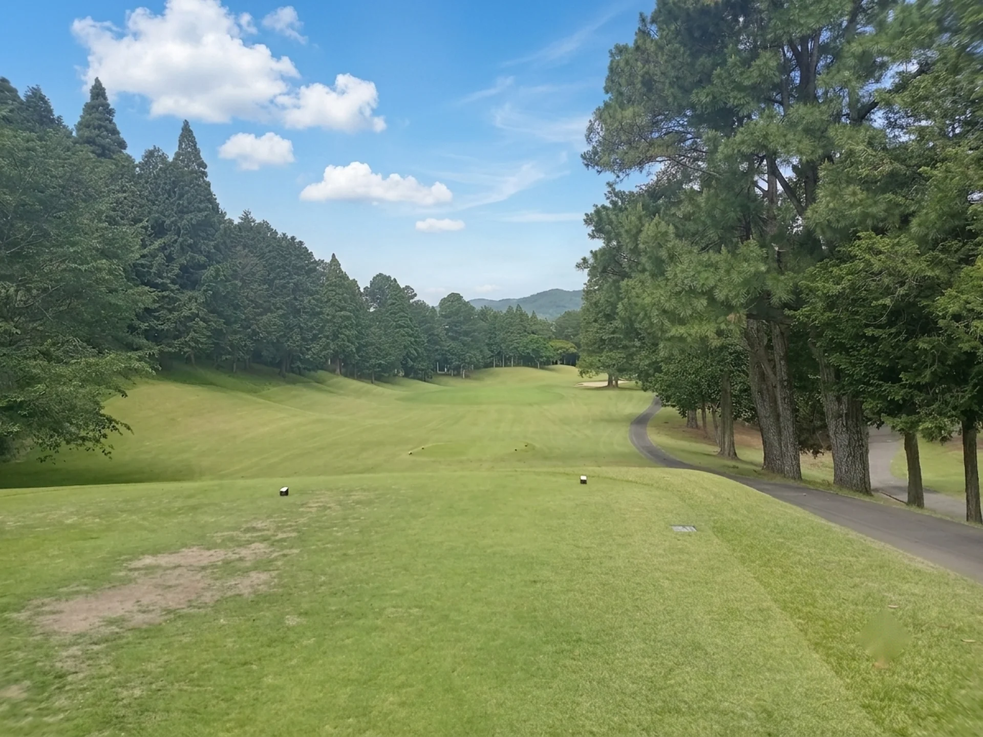 東コース13番ホール（388Y・Par4）ティーショット方向