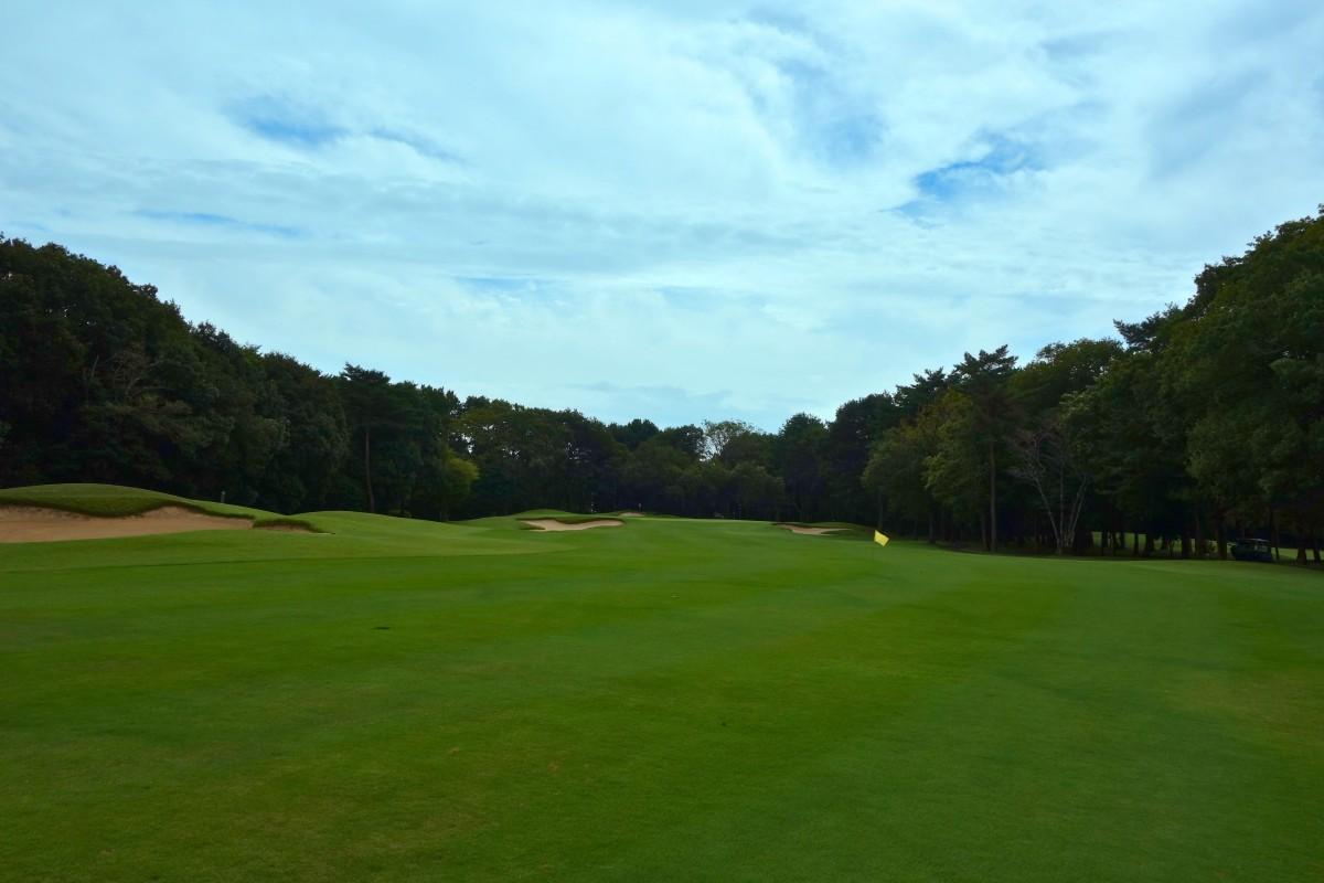 グリーンを望む1番ホール