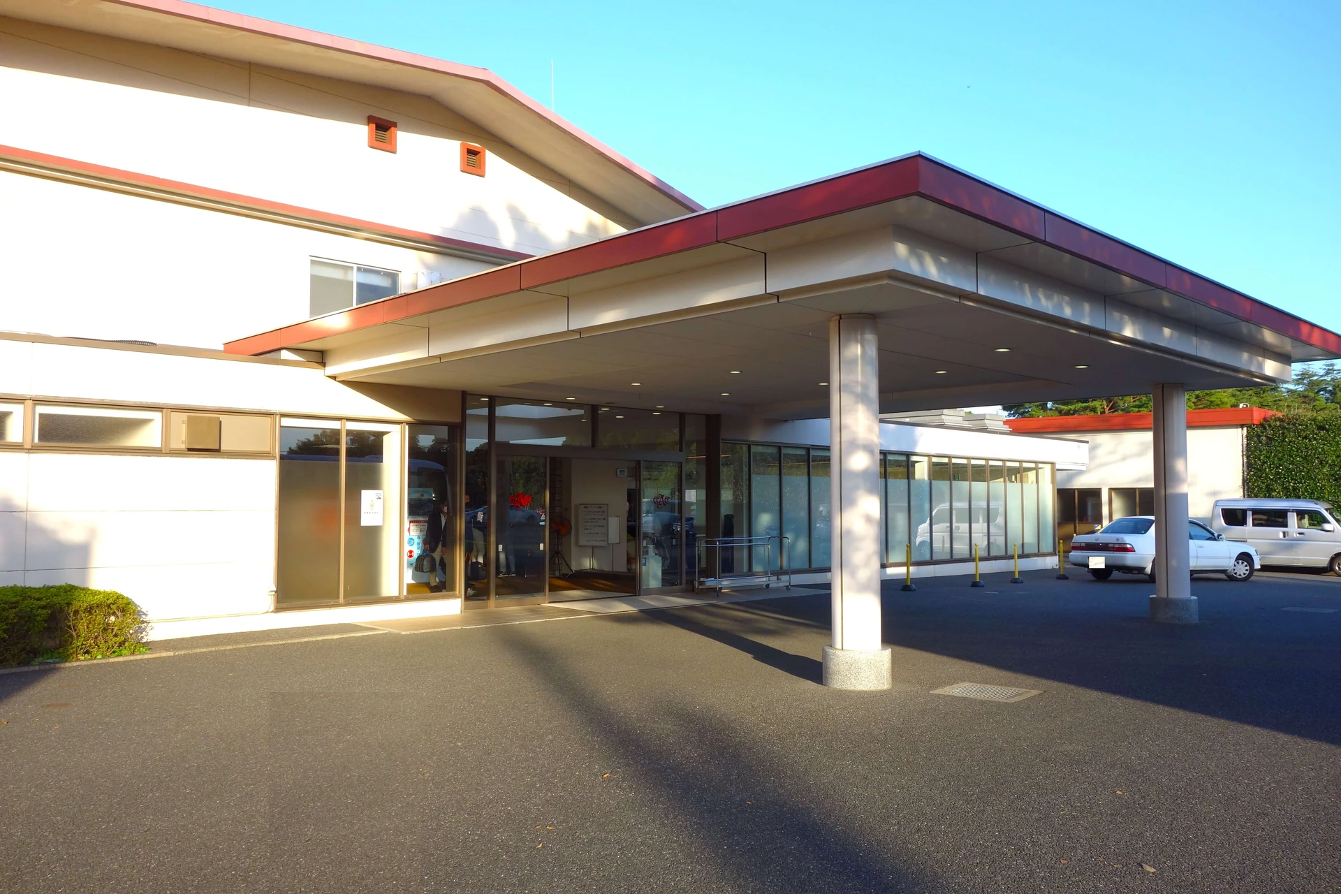 クラブハウス玄関